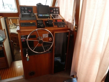 thumb_089235-tollycraft-48-cockpit-motor-yacht