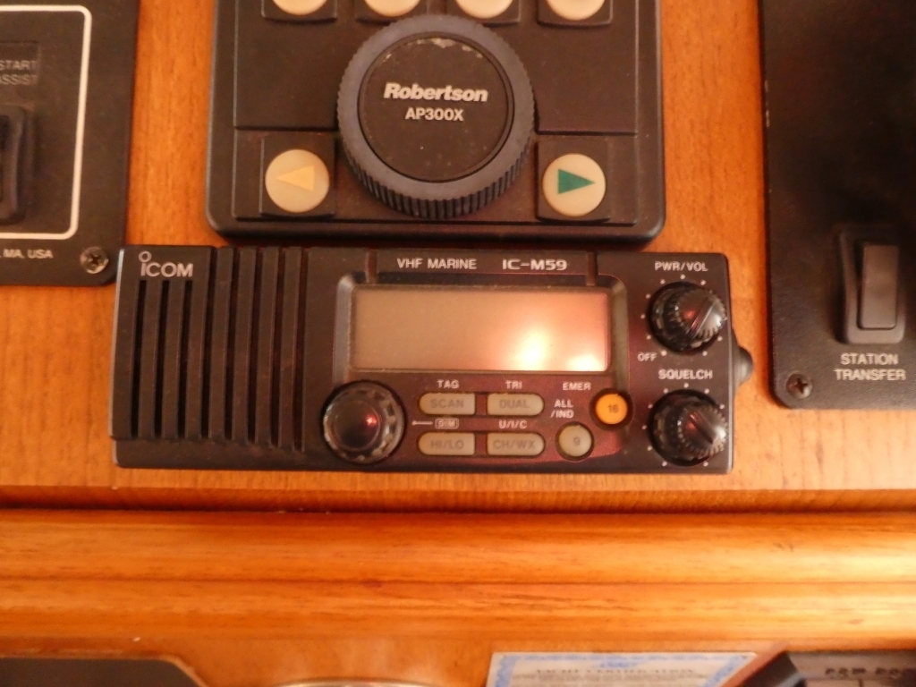 banner_089235-tollycraft-48-cockpit-motor-yacht