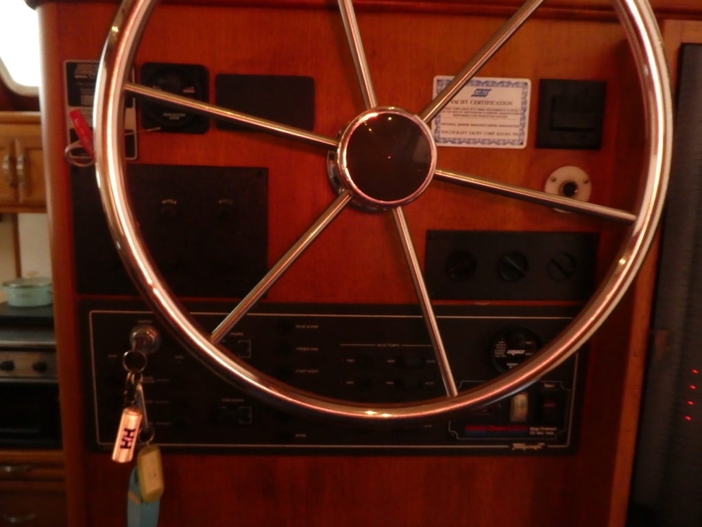 banner_089235-tollycraft-48-cockpit-motor-yacht