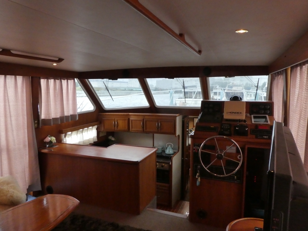 banner_089235-tollycraft-48-cockpit-motor-yacht