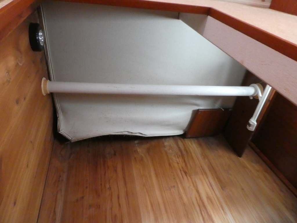 banner_089235-tollycraft-48-cockpit-motor-yacht
