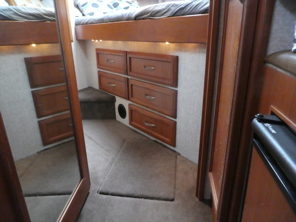 banner_089235-tollycraft-48-cockpit-motor-yacht