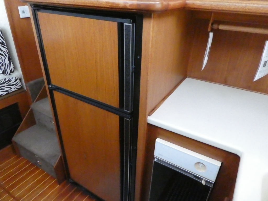 banner_089235-tollycraft-48-cockpit-motor-yacht
