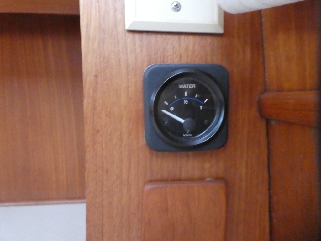 banner_089235-tollycraft-48-cockpit-motor-yacht
