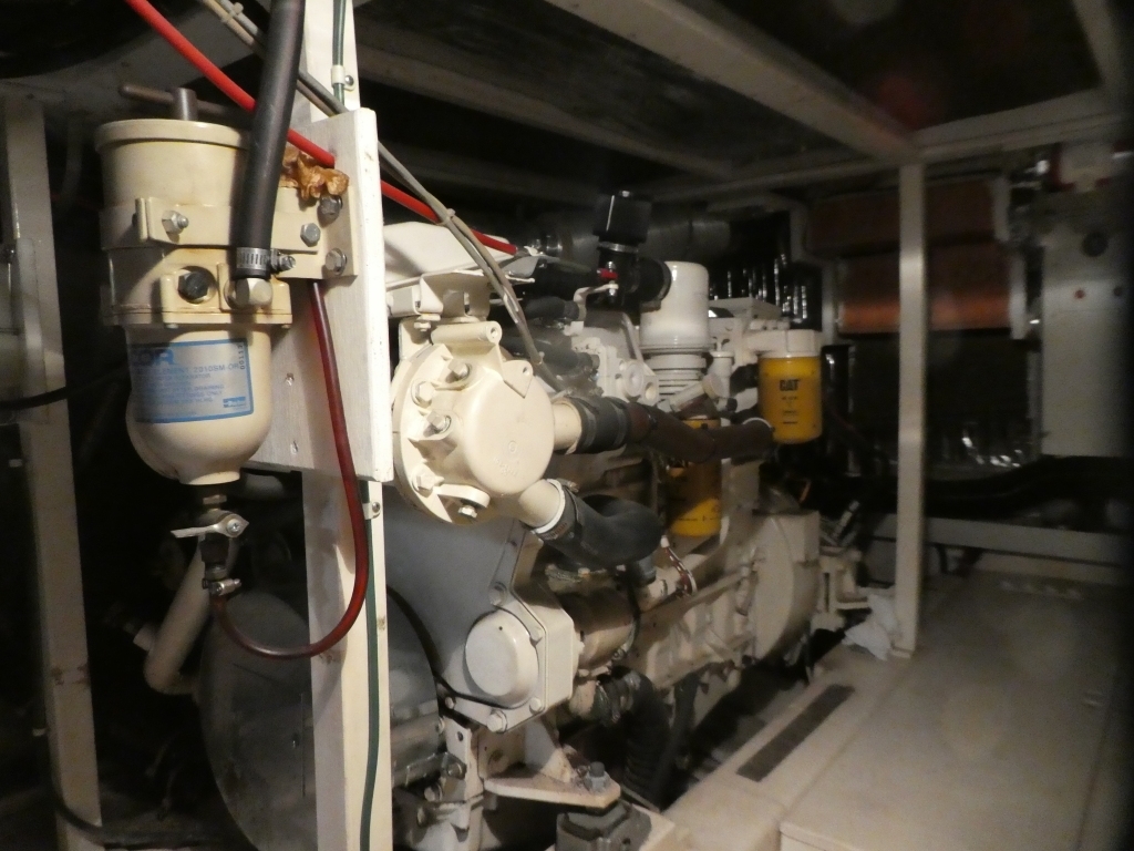 banner_089235-tollycraft-48-cockpit-motor-yacht