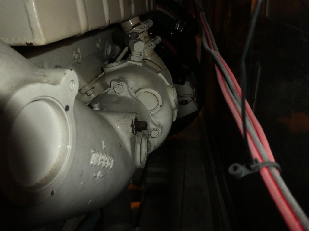 banner_089235-tollycraft-48-cockpit-motor-yacht