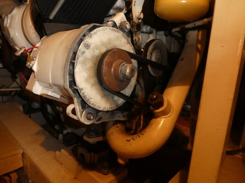 banner_089235-tollycraft-48-cockpit-motor-yacht