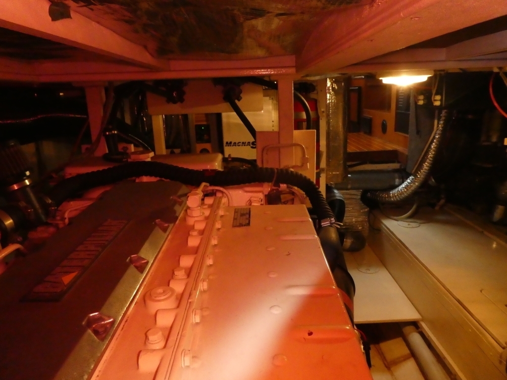 banner_089235-tollycraft-48-cockpit-motor-yacht