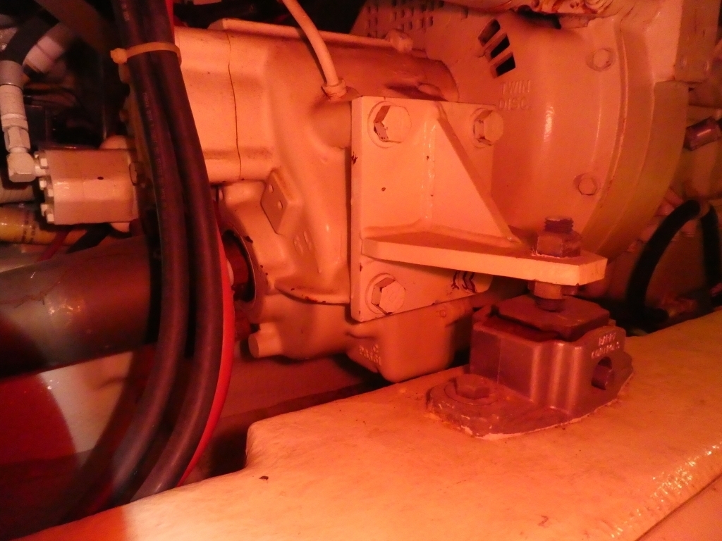 banner_089235-tollycraft-48-cockpit-motor-yacht