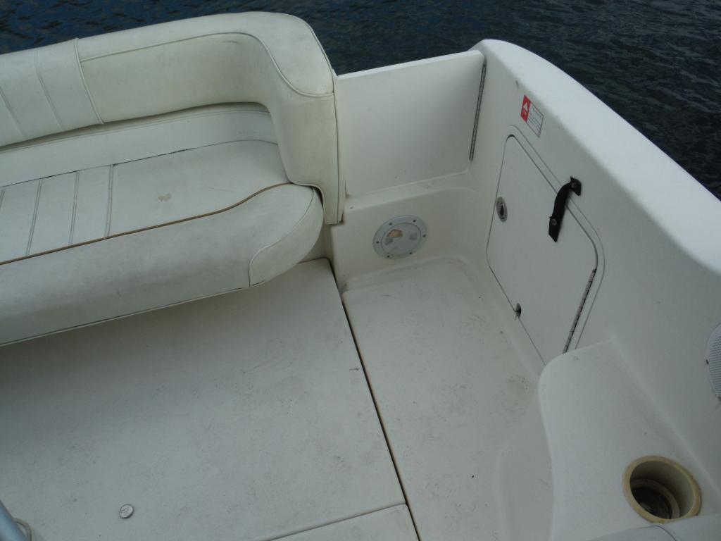 banner_089647-sea-ray-240-sundancer