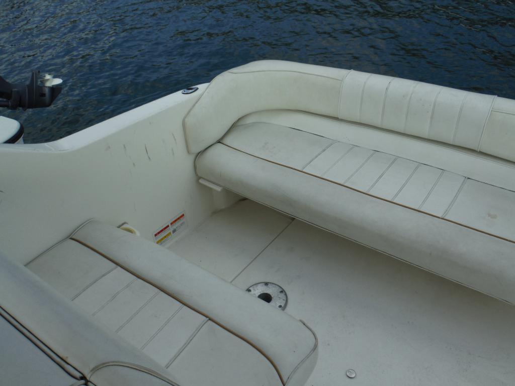 banner_089647-sea-ray-240-sundancer