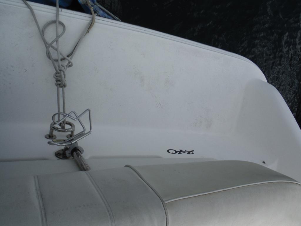 banner_089647-sea-ray-240-sundancer