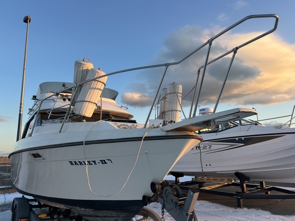banner_089848-bayliner-2556-ciera