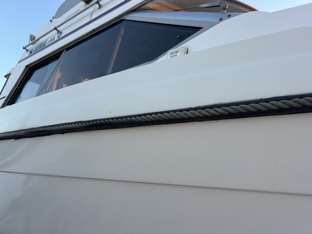 banner_089848-bayliner-2556-ciera
