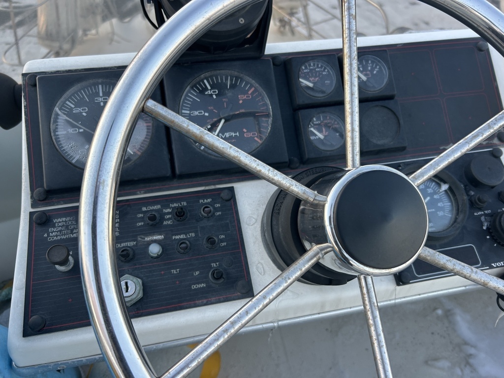 banner_089848-bayliner-2556-ciera