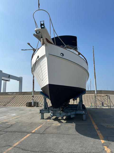banner_089927-grand-banks-42-motoryacht