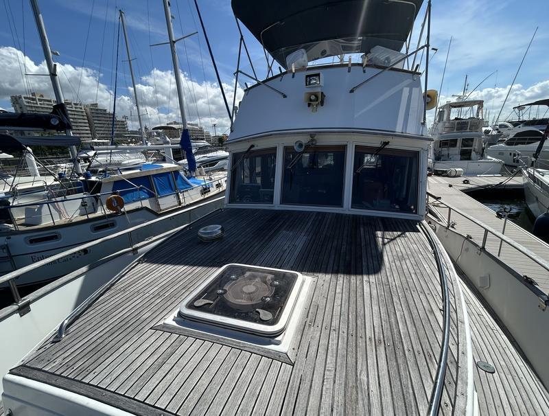 banner_089927-grand-banks-42-motoryacht