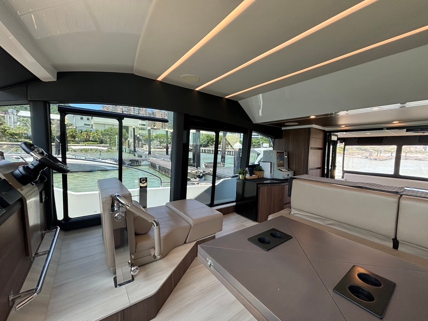 banner_090257-sealine-f530