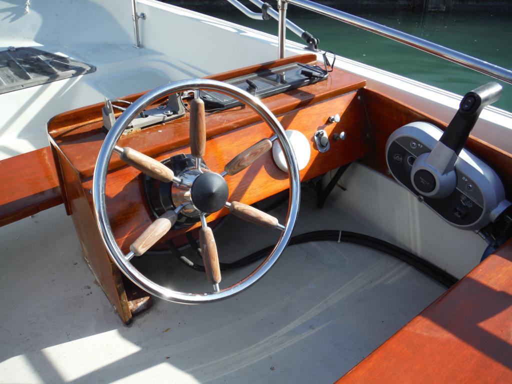 banner_090333-boston-whaler-15-super-sport