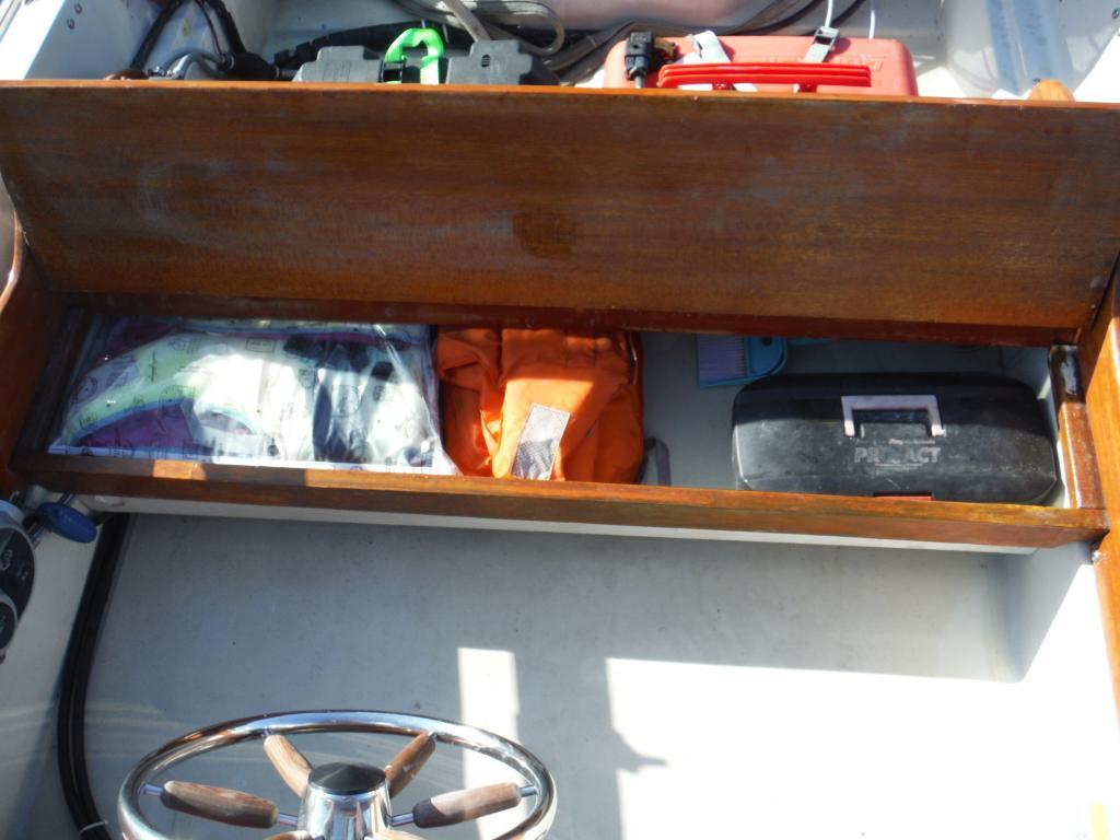 banner_090333-boston-whaler-15-super-sport