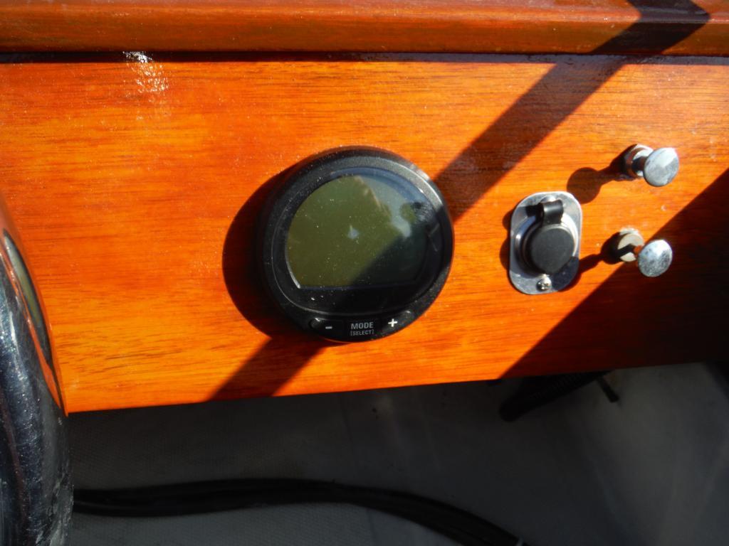 banner_090333-boston-whaler-15-super-sport