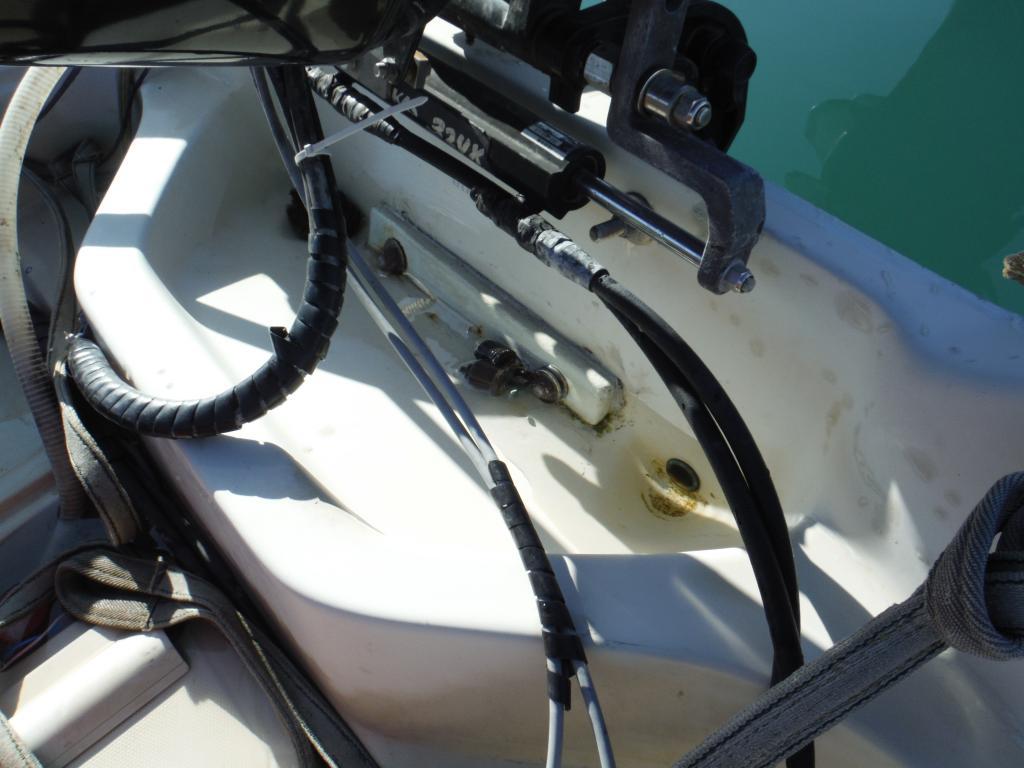 banner_090333-boston-whaler-15-super-sport