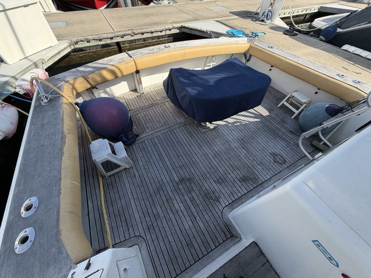 banner_090335-viking-47-convertible