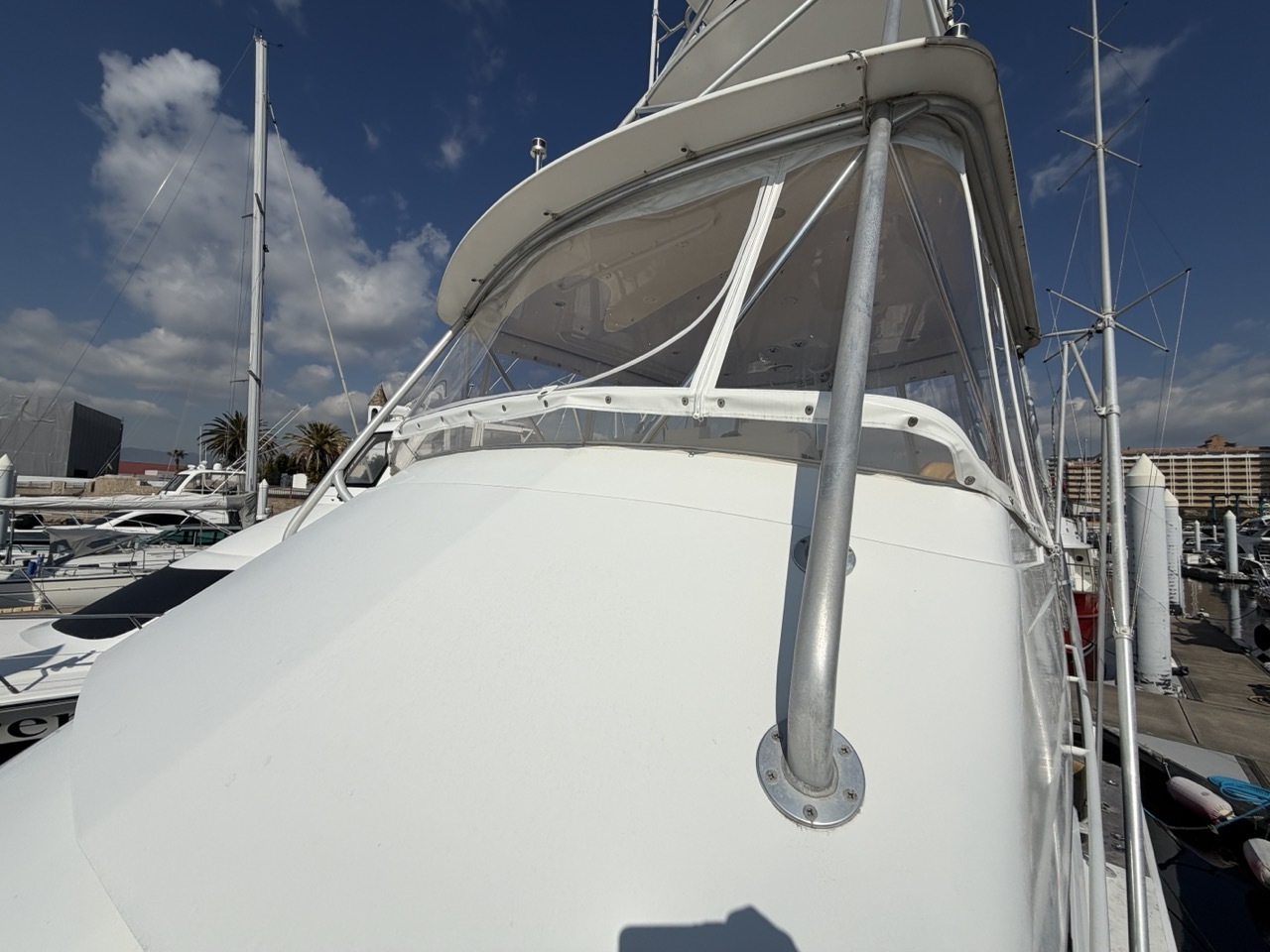 banner_090335-viking-47-convertible