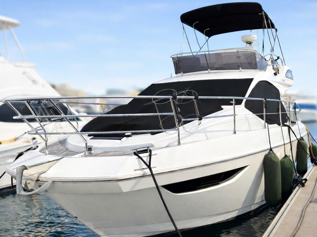 banner_090756-azimut-yachts-38