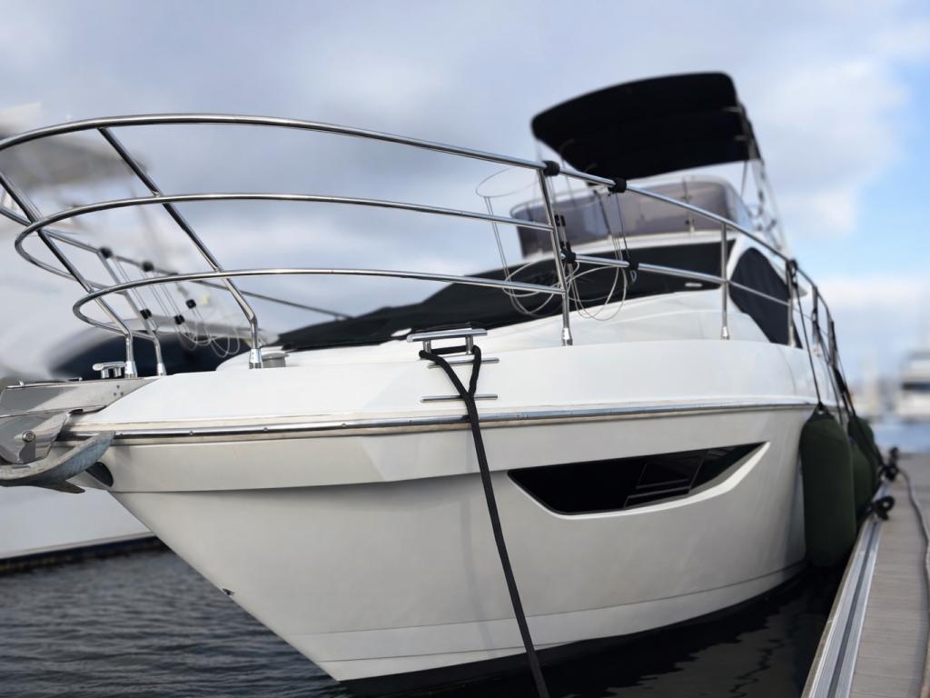 banner_090756-azimut-yachts-38