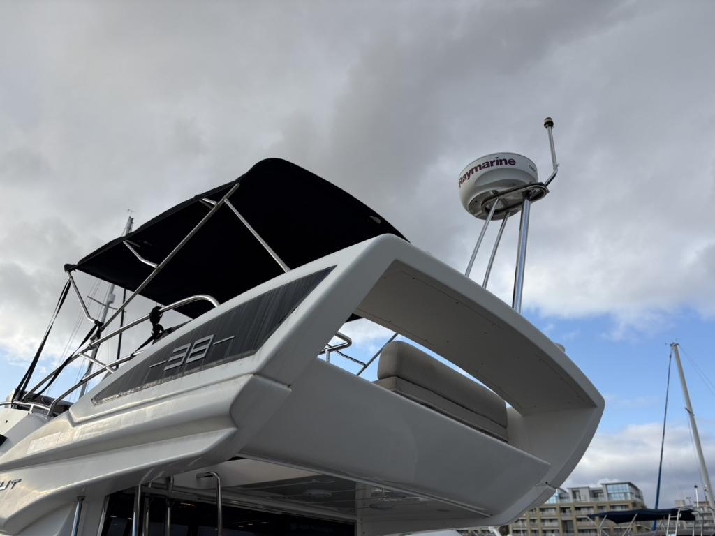 banner_090756-azimut-yachts-38