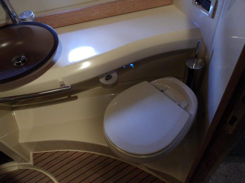 banner_090756-azimut-yachts-38