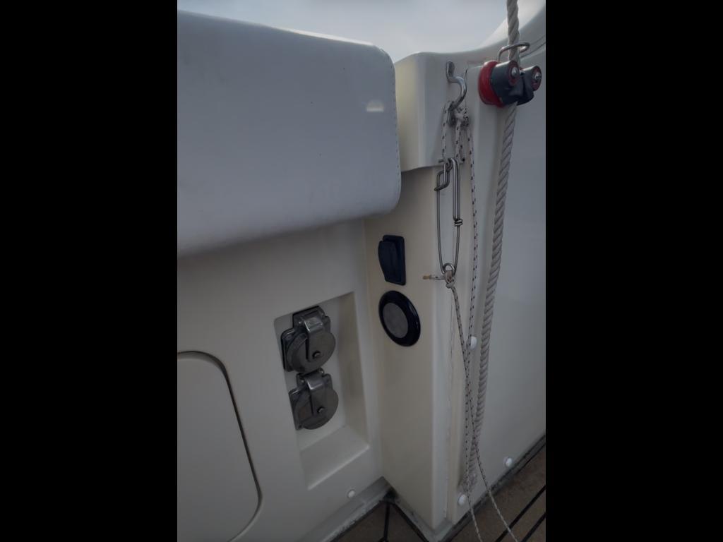 banner_091711-bertram-37-convertible