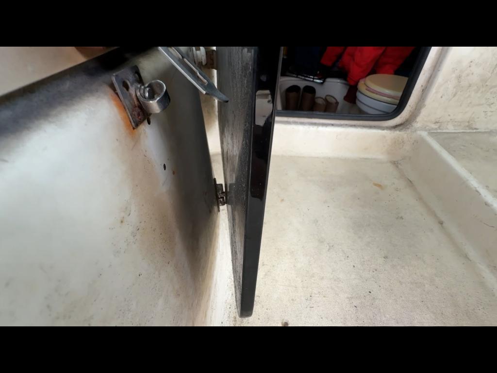 banner_091790-nissan-wing-fisher-23