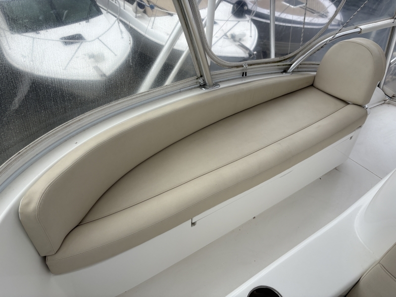 banner_091998-viking-44-convertible