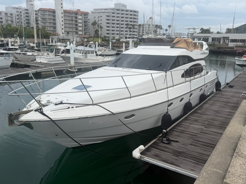 banner_092051-azimut-yachts-58