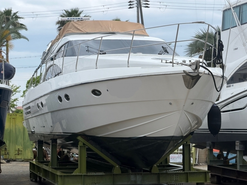 banner_092051-azimut-yachts-58