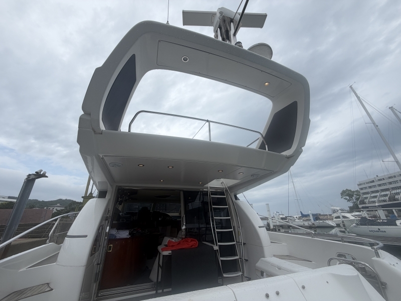 banner_092051-azimut-yachts-58
