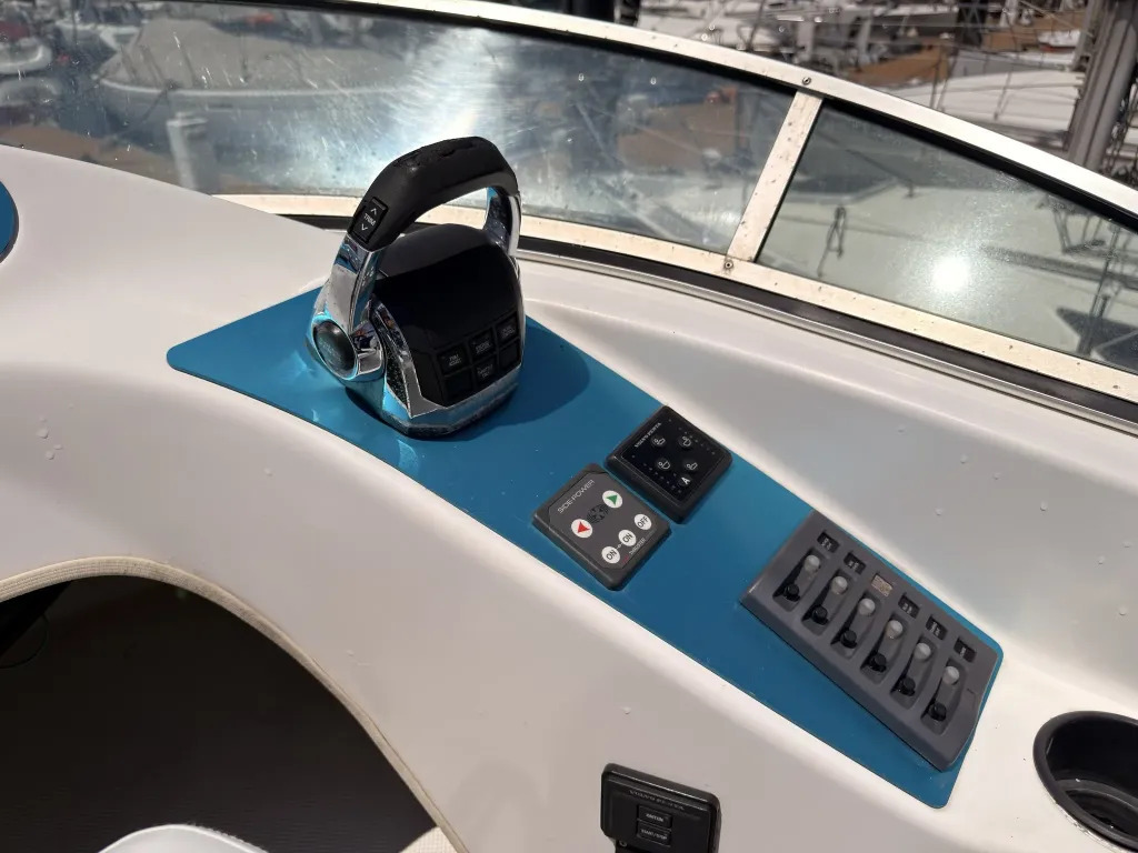 banner_092040-bayliner-2858-ciera