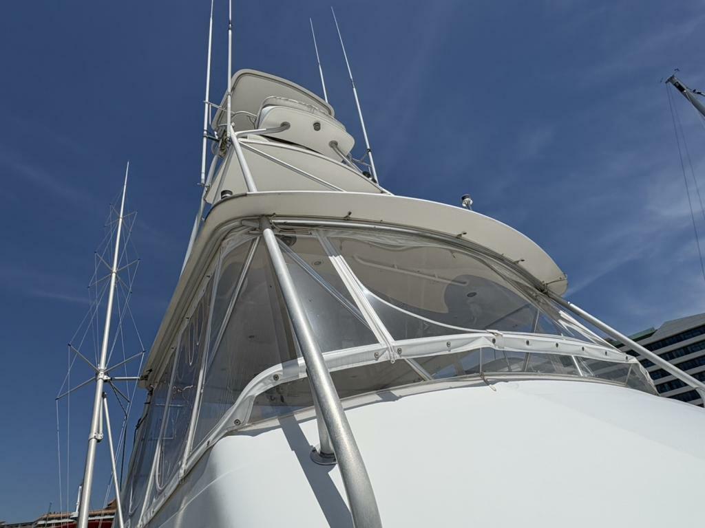 banner_092070-viking-47-convertible