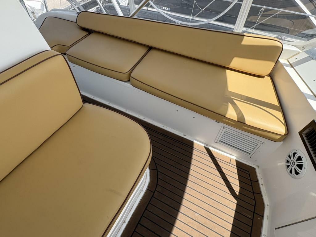 banner_092070-viking-47-convertible