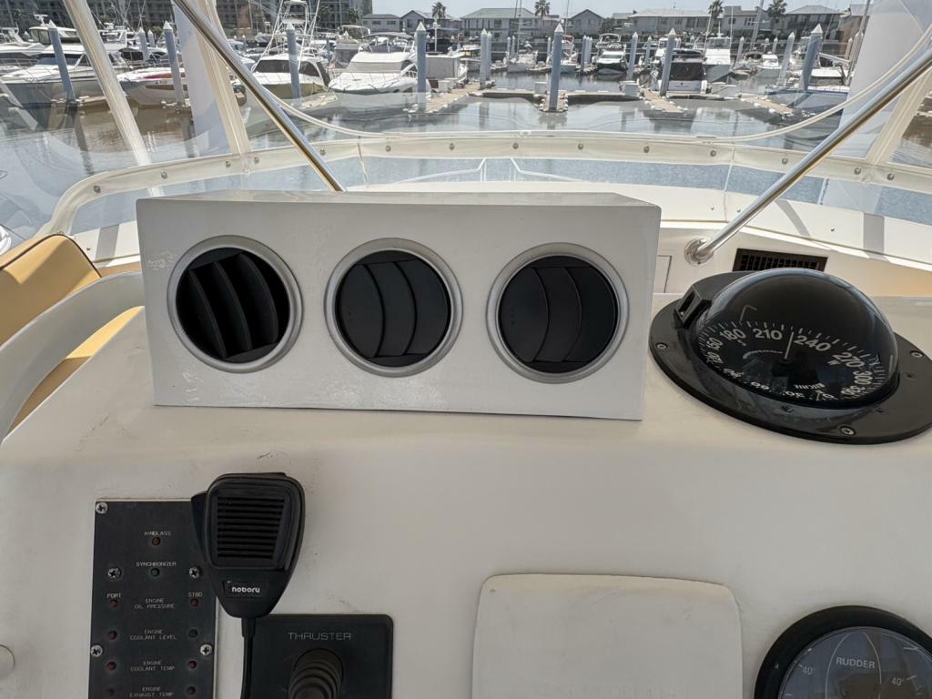 banner_092070-viking-47-convertible