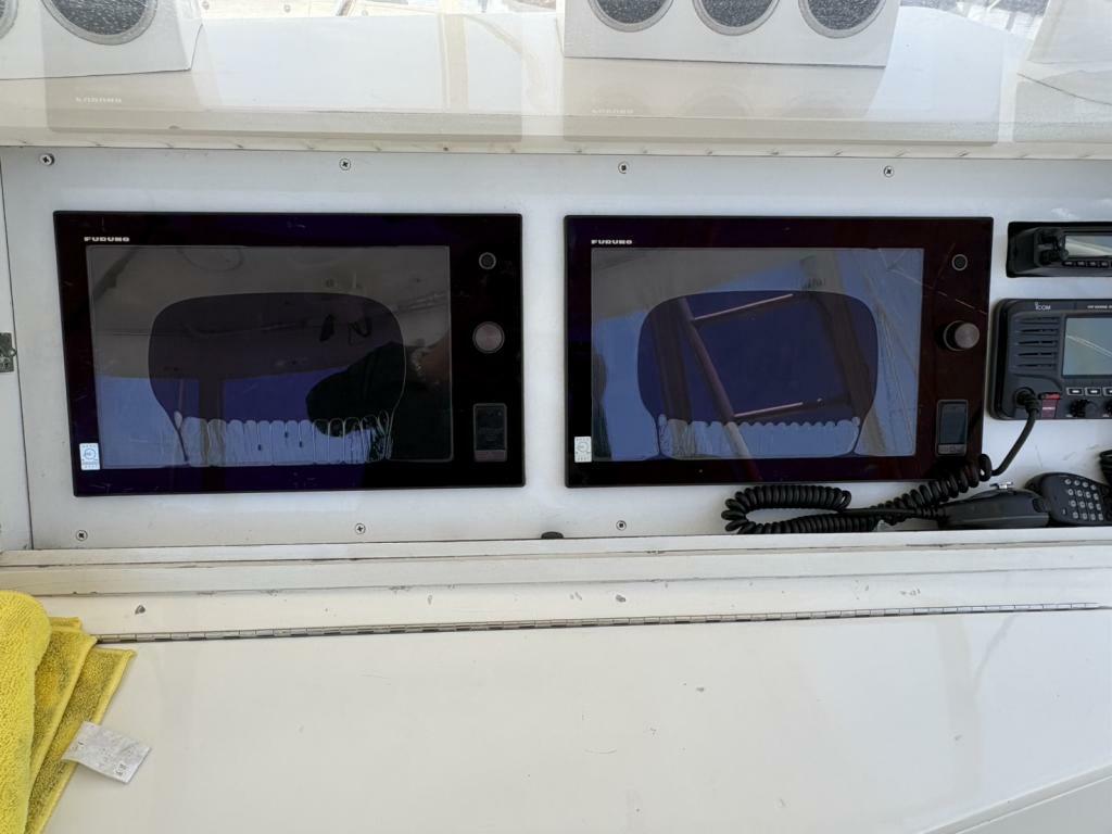 banner_092070-viking-47-convertible