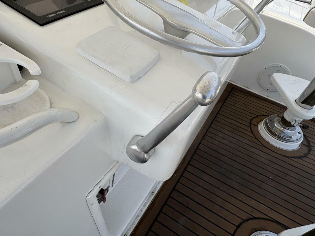 banner_092070-viking-47-convertible