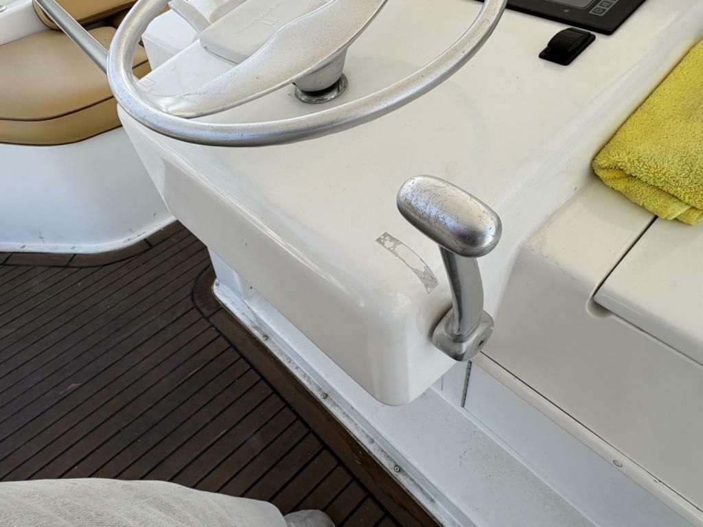 banner_092070-viking-47-convertible