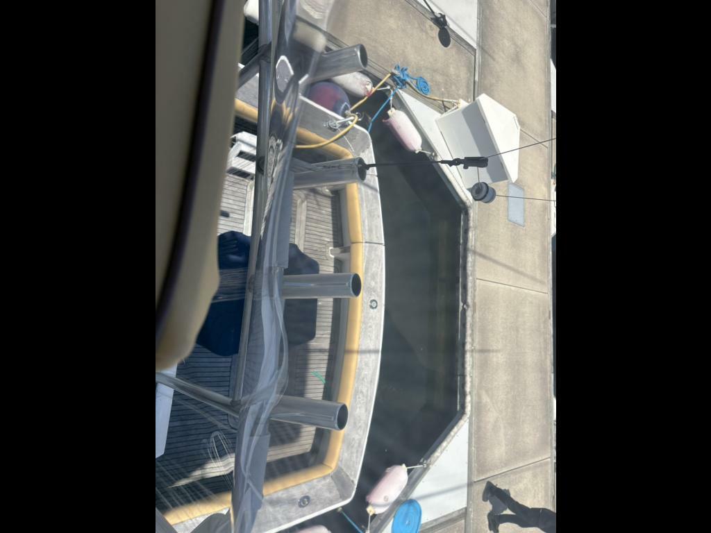 banner_092070-viking-47-convertible
