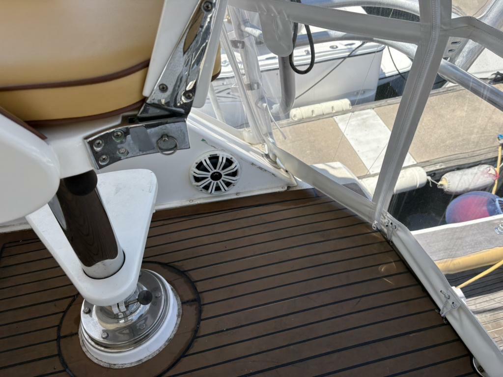 banner_092070-viking-47-convertible