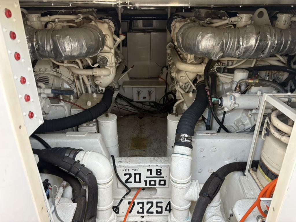 banner_092070-viking-47-convertible