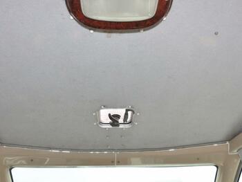 thumb_092137-nissan-sebrie-28