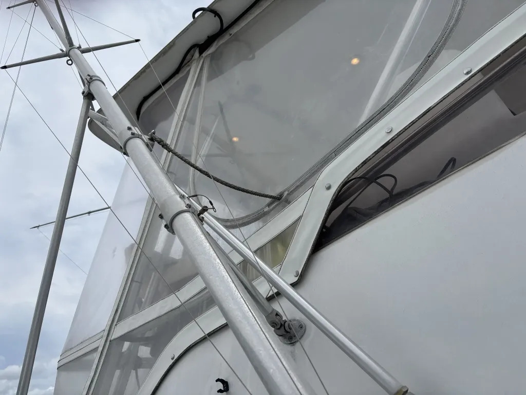 banner_092194-cabo-47-flybridge-fs